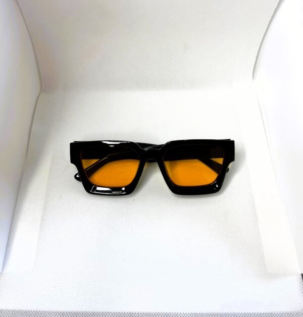 Lunettes de soleil Bayam en vente au Cameroun, offrant une protection UV400 et un design moderne pour un style tendance