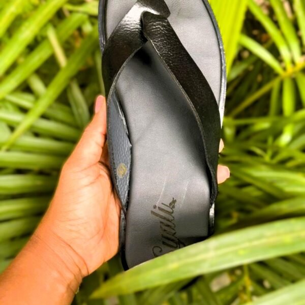 Sandale tong en cuir