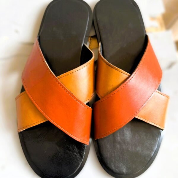 Sandale croisée en cuir