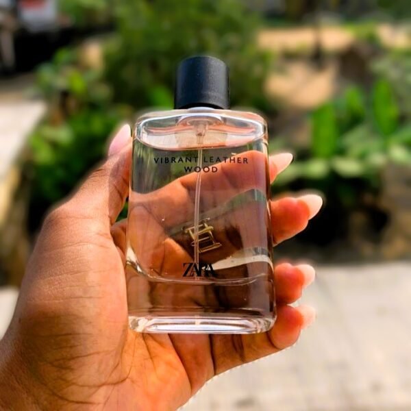 ZARA VIBRANT LEATHER WOOD EAU DE PARFUM
